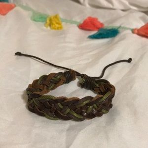 Handmade bracelet 💚 100% leather